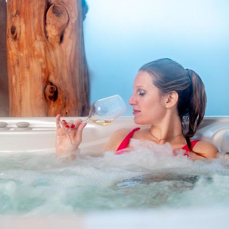 Casa Da Carmen Boutique & Private Spa Мецоломбардо Екстериор снимка